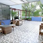 Maplewood Guest House, Neeti Bagh, New Delhiit Is A Boutiqu Guest House - Room 5