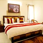 Maplewood Guest House, Neeti Bagh, New Delhiit Is A Boutiqu Guest House - Room 5