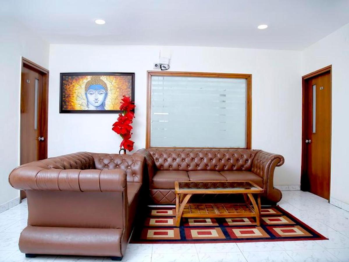 Guest house Maplewood Guest House, Neeti Bagh, New Delhiit Is A Boutiqu - 5 2*
