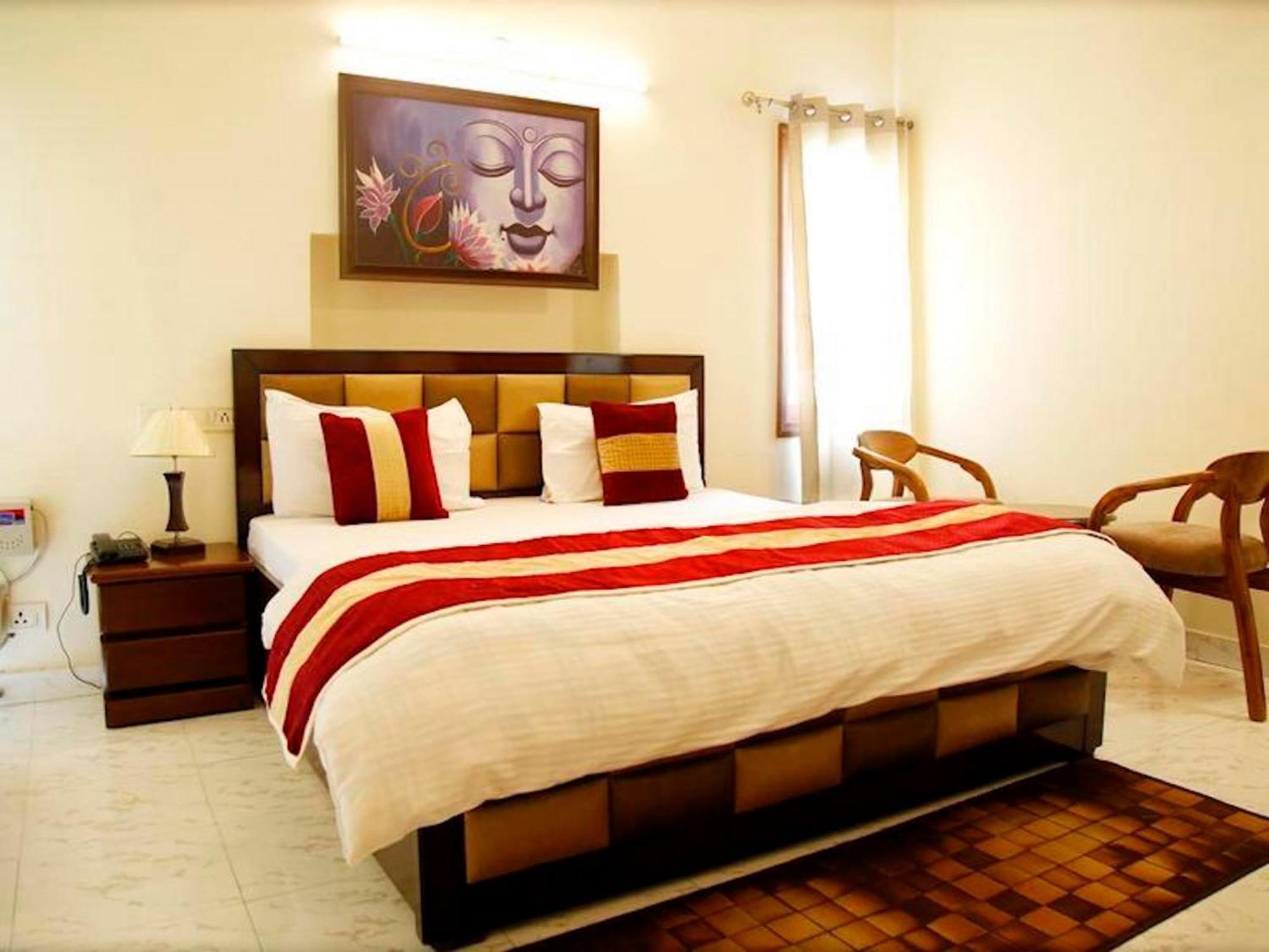 Maplewood Guest House, Neeti Bagh, New Delhiit Is A Boutiqu - 5 2* New Delhi