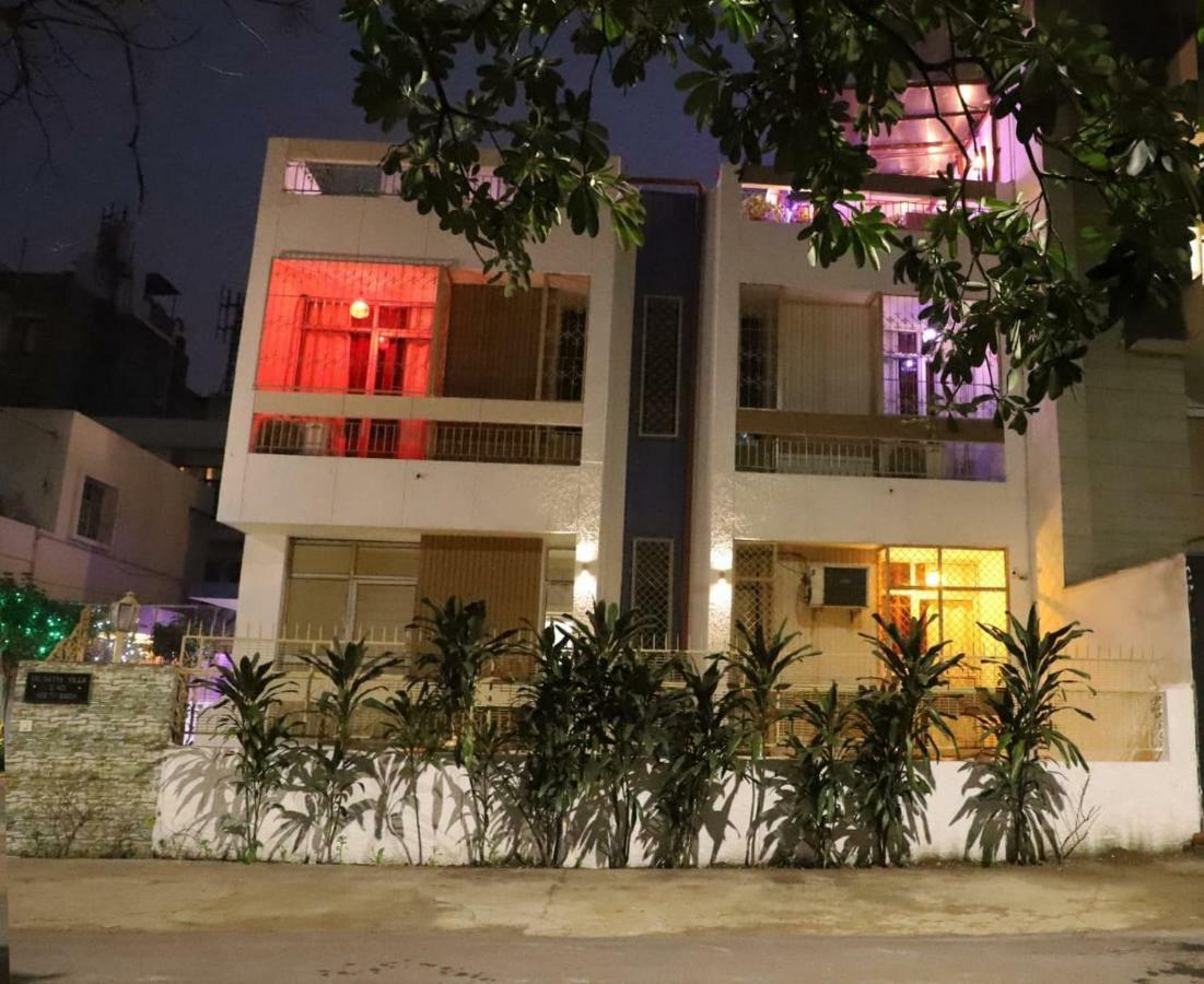 Guest house Maplewood Guest House, Neeti Bagh, New Delhiit Is A Boutiqu - 5 2*