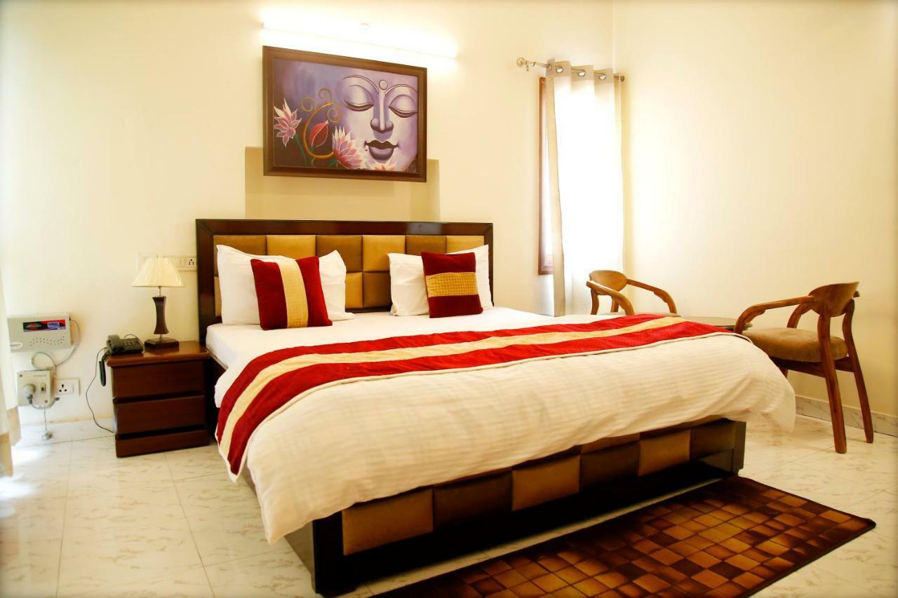 Maplewood Guest House, Neeti Bagh, New Delhiit Is A Boutiqu - 5 2*