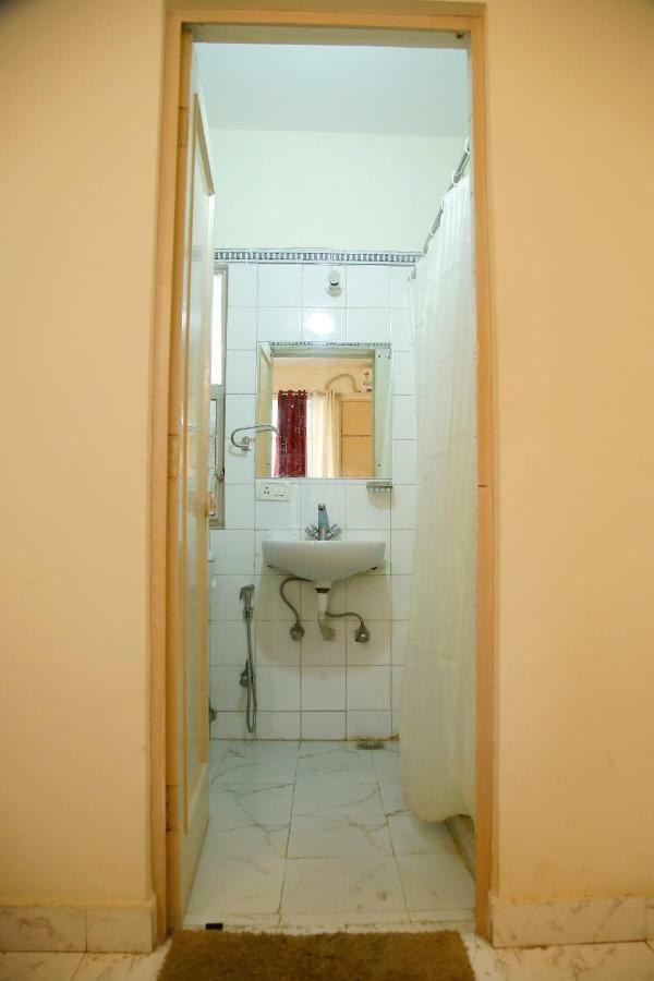 Guest house Maplewood Guest House, Neeti Bagh, New Delhiit Is A Boutiqu - 5 2*