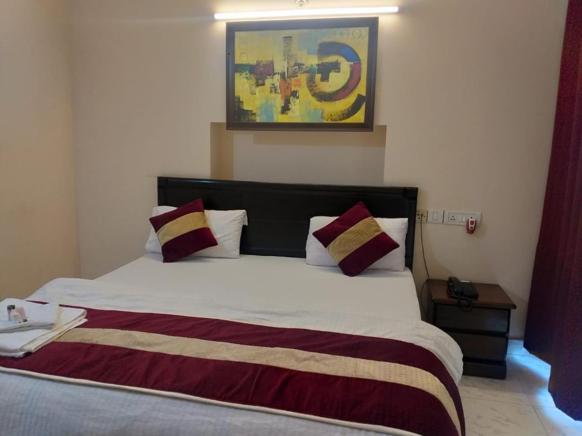 Guest house Maplewood Guest House, Neeti Bagh, New Delhiit Is A Boutiqu - 5
